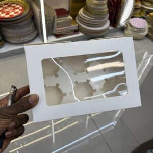 6 holes cupcake box