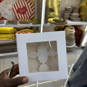 4 holes cupcake box